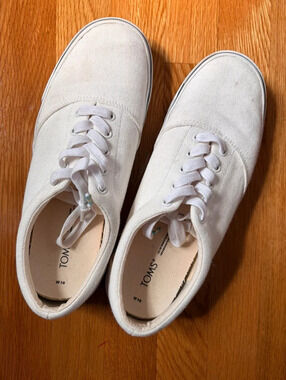 White Toms sneakers size USA W10